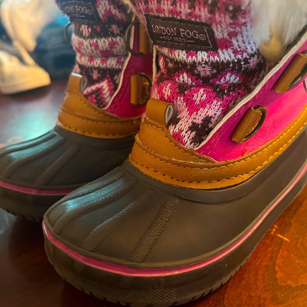Snow boots for girls size 7